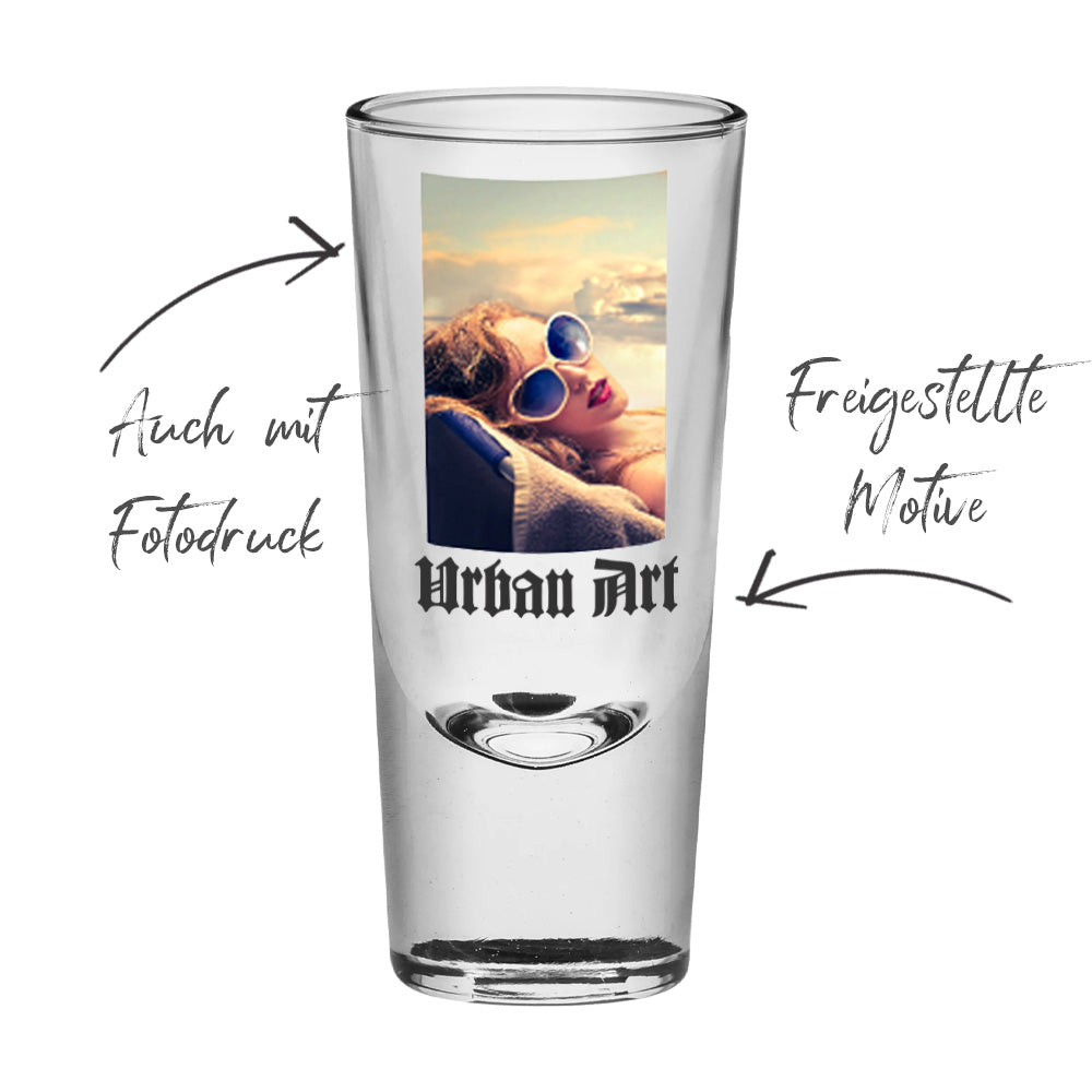 Averna, Ramazotti Spirituosenglas mit Beispieldruck eines Fotos