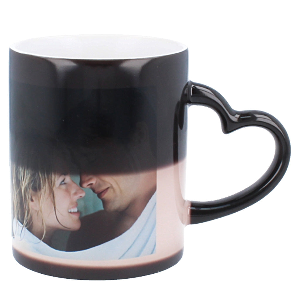 Zaubertasse mit Herzhenkel bei der Verwandlung