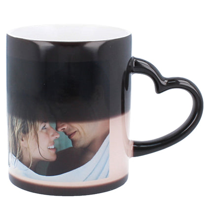 Zaubertasse mit Herzhenkel bei der Verwandlung