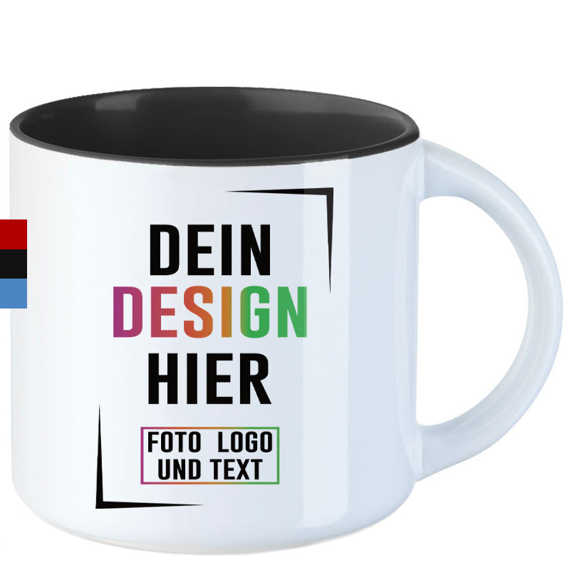 Weiße Fototasse mit schwarzer Innenseite, Aufdruck 'Dein Design hier', personalisierbar.