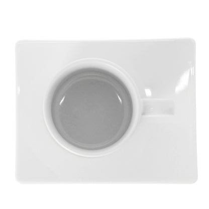 Kaffeetasse auf eckigem Unterteller, Ansicht von oben, auf weißem Hintergrund