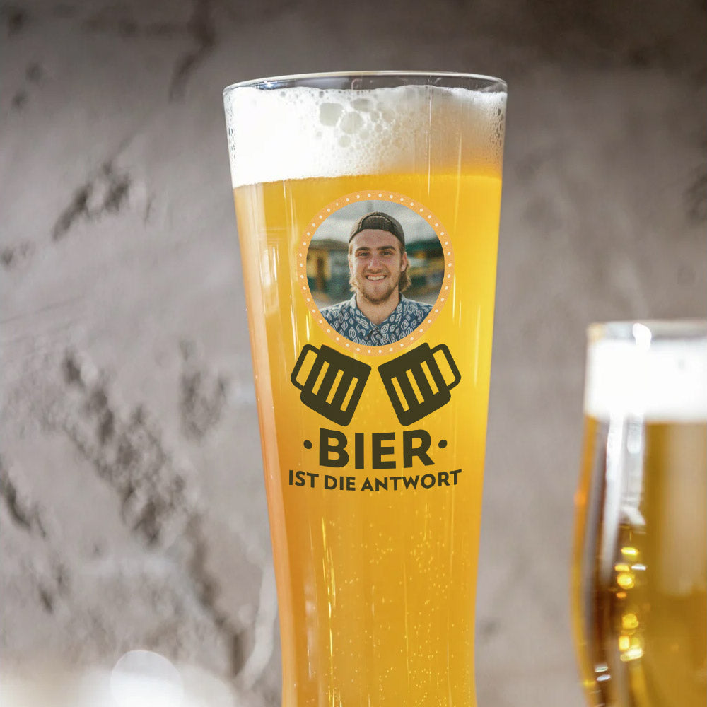 Beispiel Produktbild zeigt Text, Logo und ein Foto auf dem Glas
